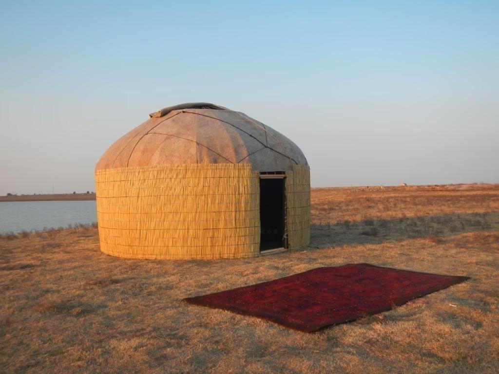 Soheil vende una yurta turkmena